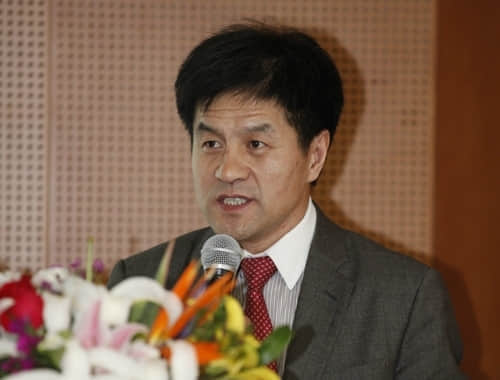 用友股份2012年的八字方针
